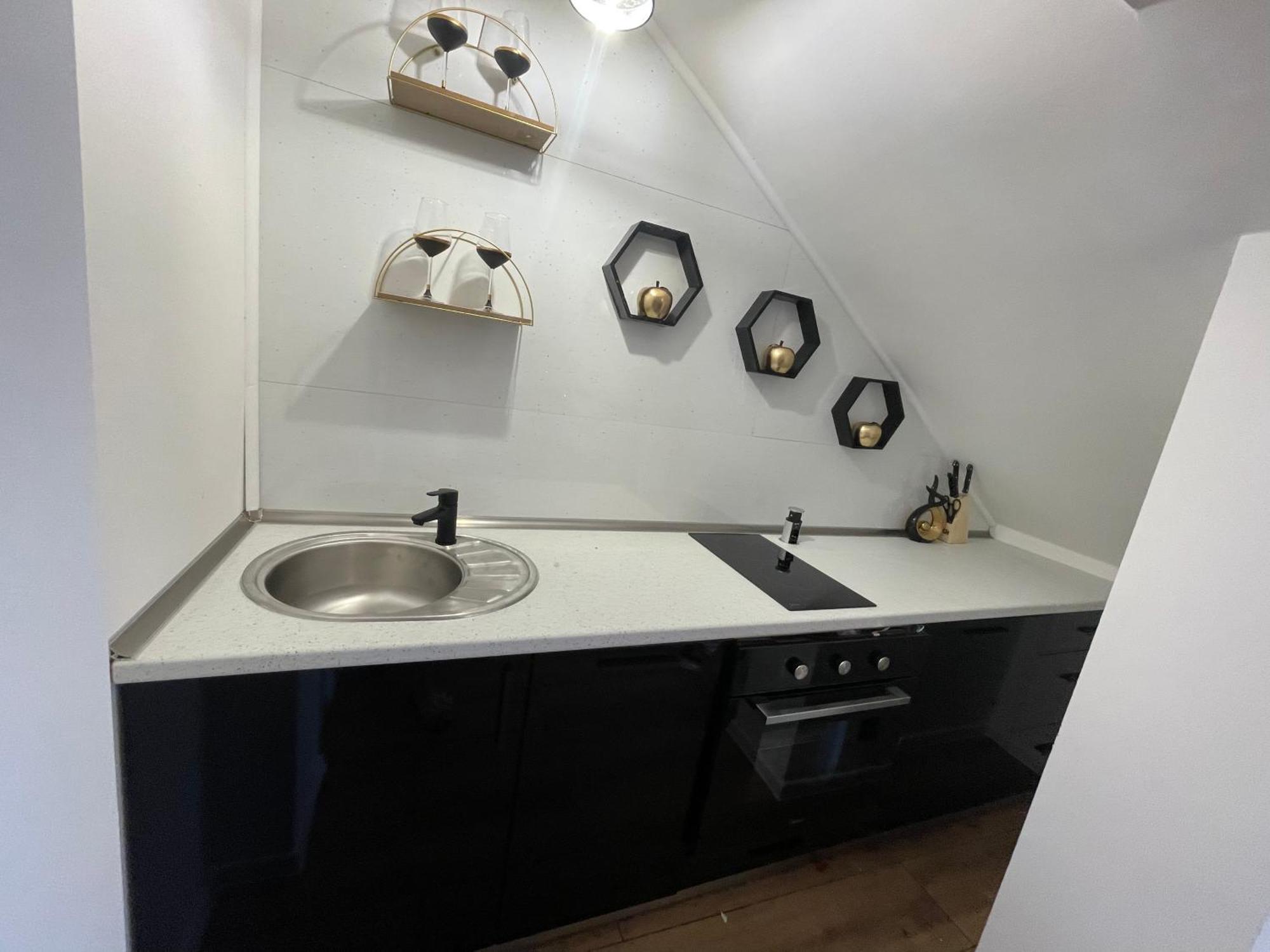 Golden Apartment *